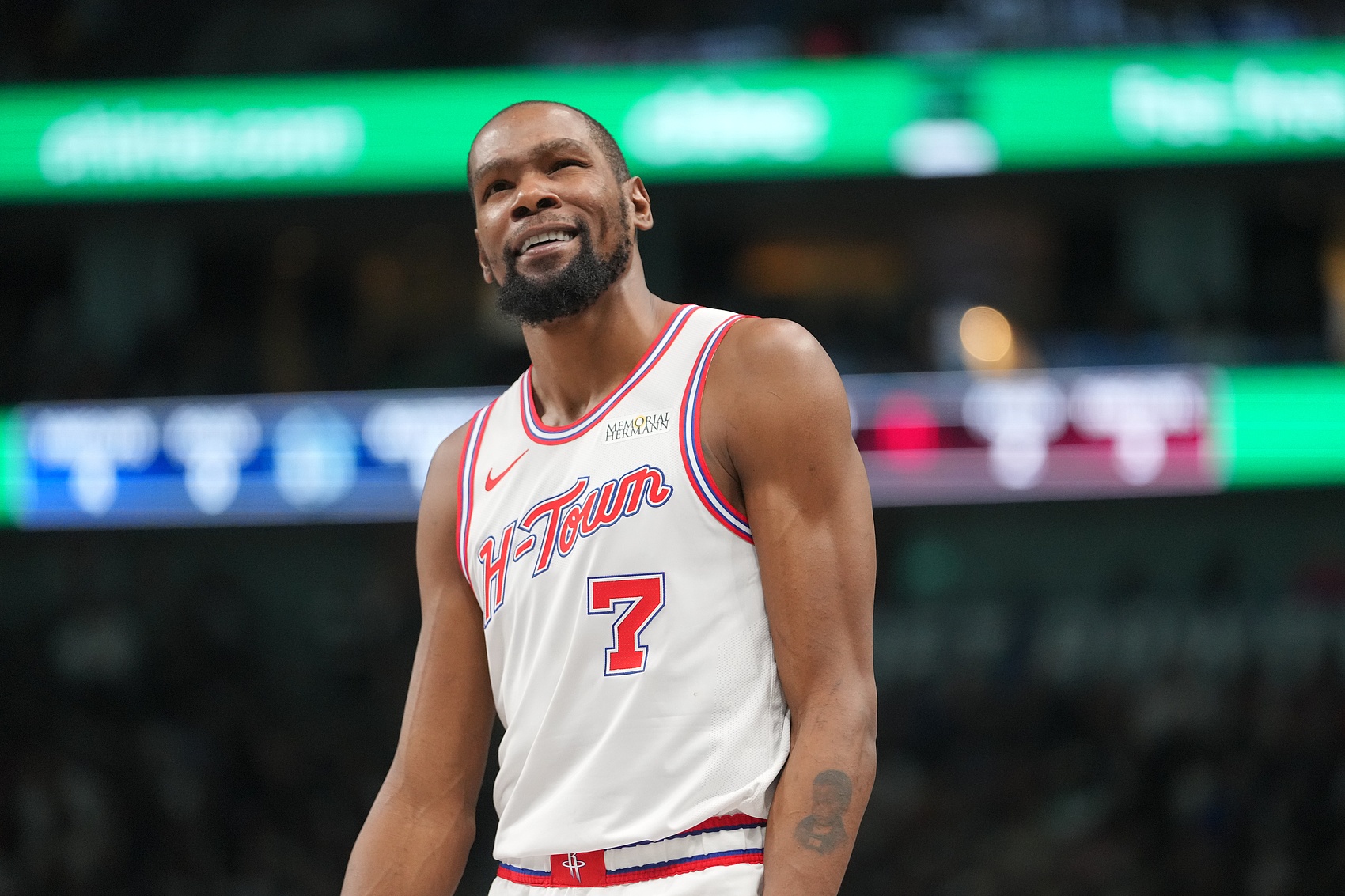 星空体育全站-传染了还!杜兰特罚球罕见两罚全丢 火箭今天第三人